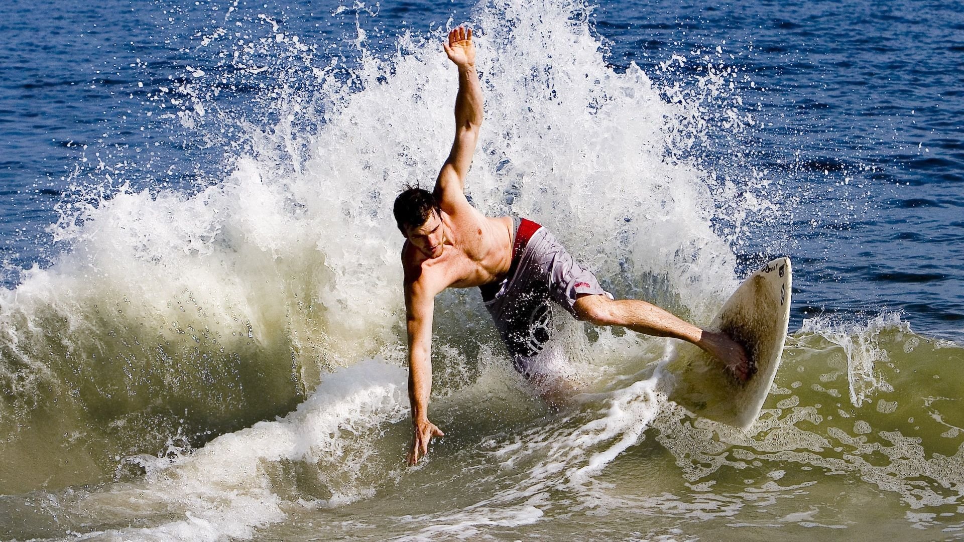 恩多耶-布鲁阿尔精准配速成就胜利关键，多恩布什 圣才